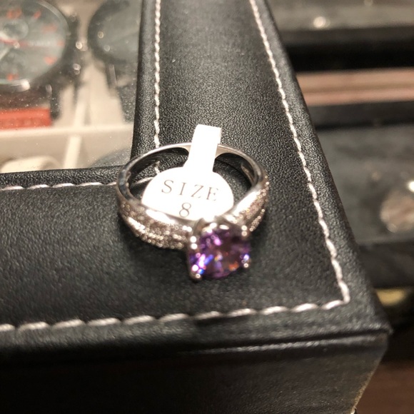 Ring - Picture 2 of 6